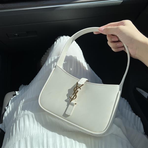 2026224174915579 710